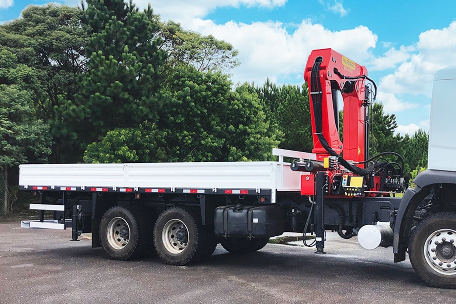 Caminhão VW Constellation 31.320 6x4 24/25 Guindaste 45 Trave Palfinger