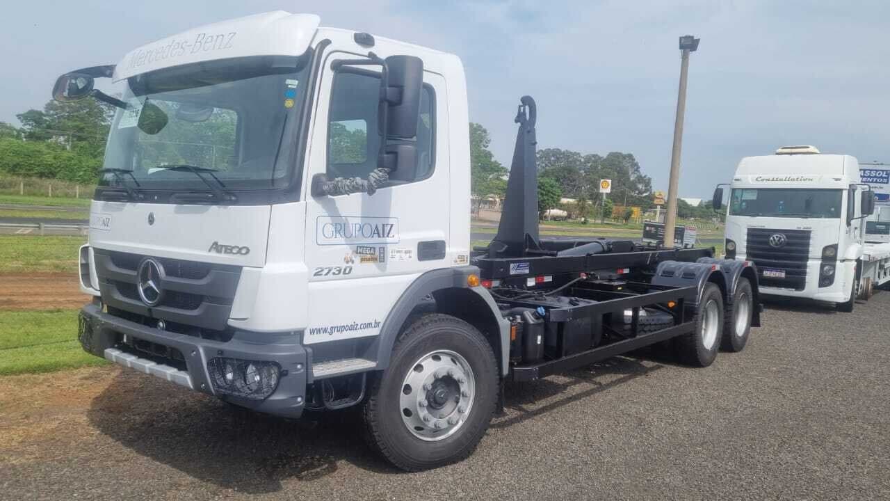 Caminhão Mercedes-Bens Atego 2730 6x4 24/25 Roll On Roll Off MIRASSOL 25ton