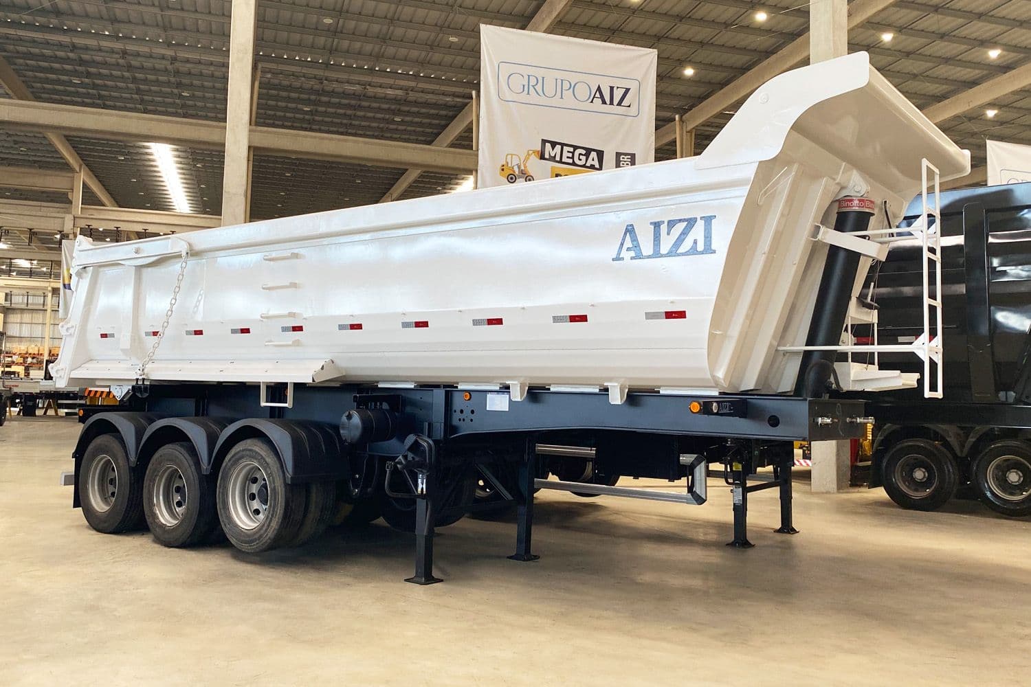 SR Caçamba Basculante 3 eixos 25/26 Meia Cana 25m³ AIZI